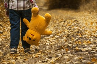 De psychologische voordelen van spelen voor kinderen: uitdagingen en hoe ze aan te pakken